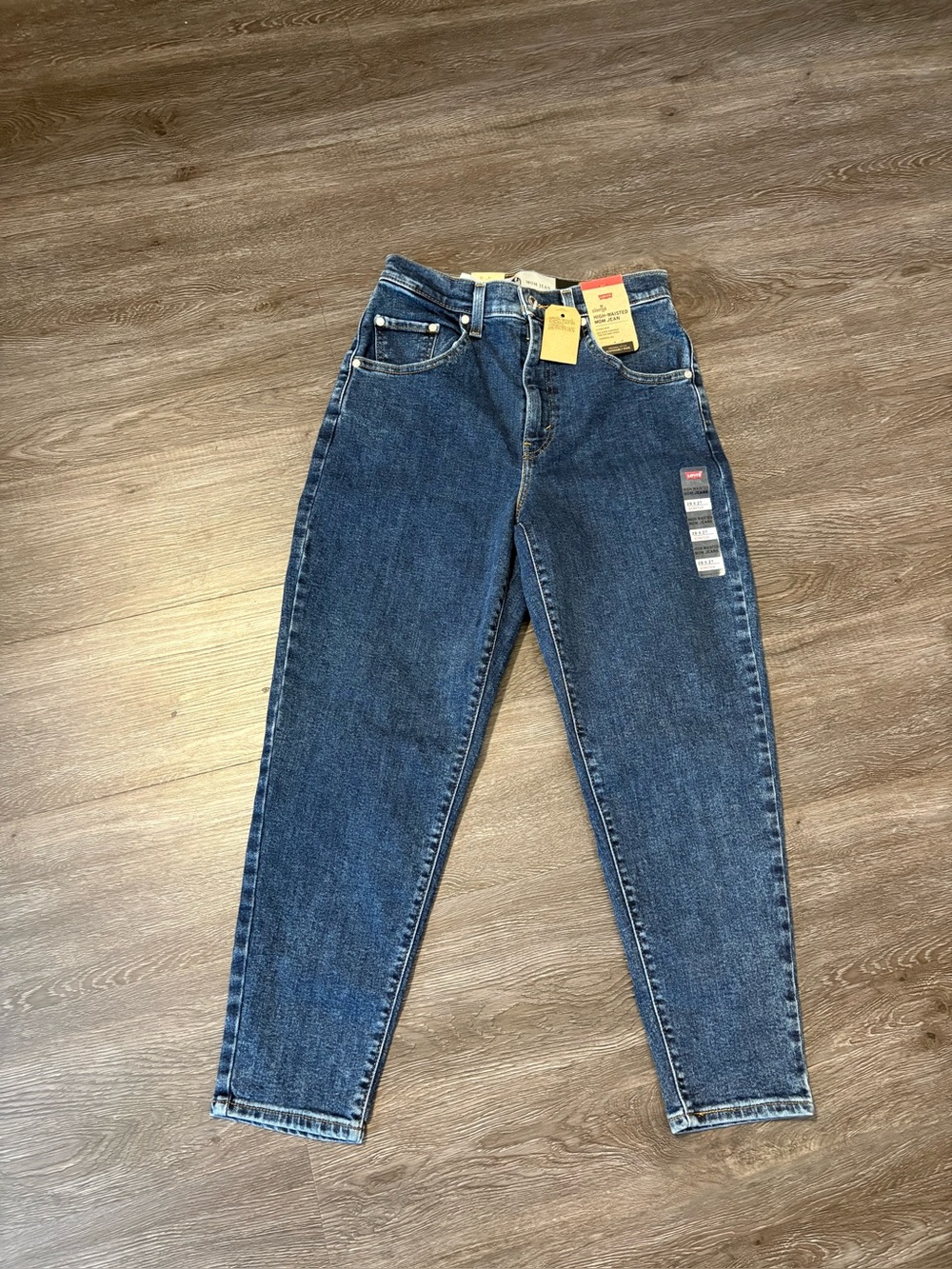 silvertab HIGH-WAISTED MOM HIGH RISE RELAXED THROUGH THE HIP AND THIGH TAPERED